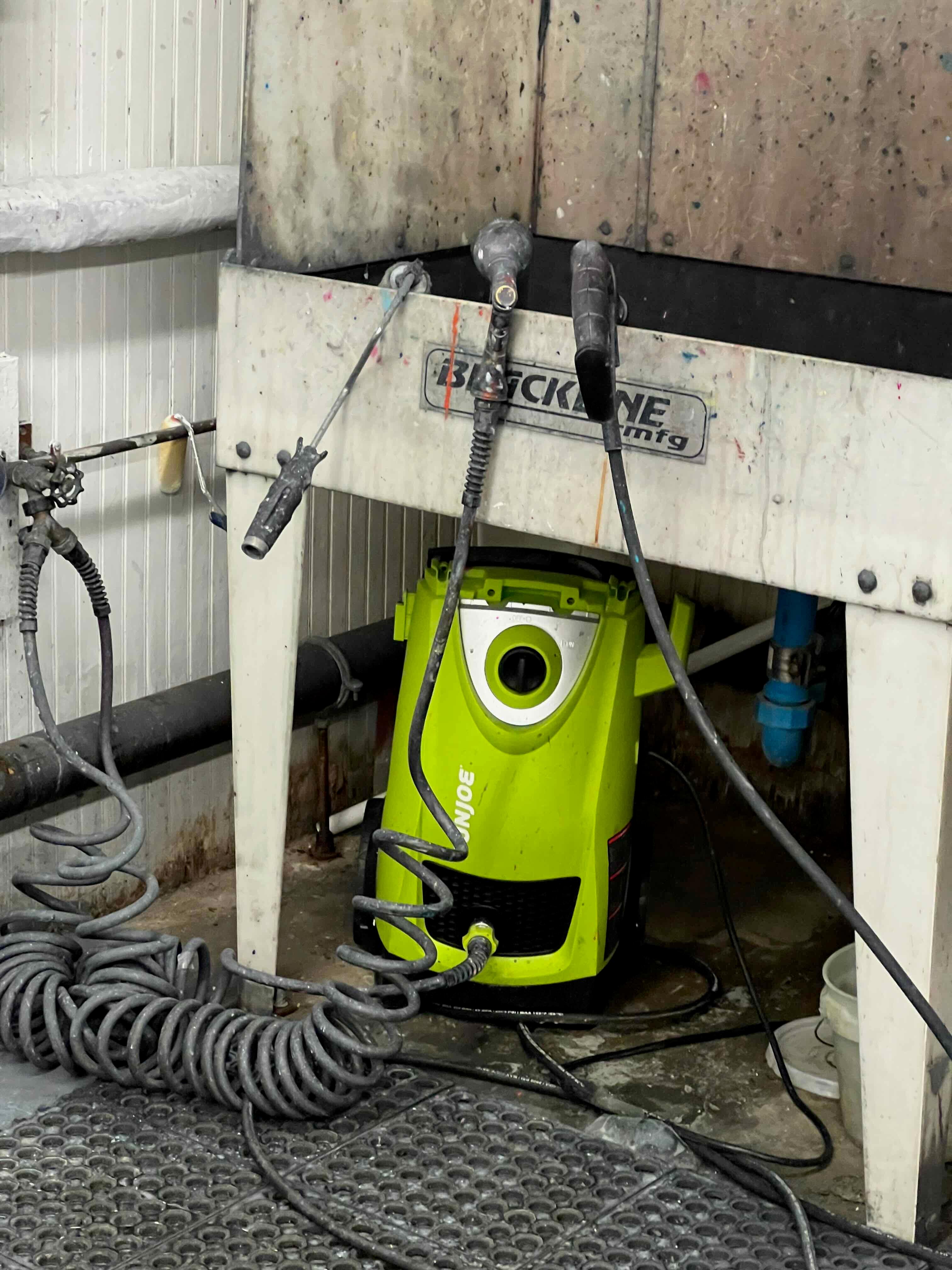 A power washer that looks like Mike Wazowski from monsters inc